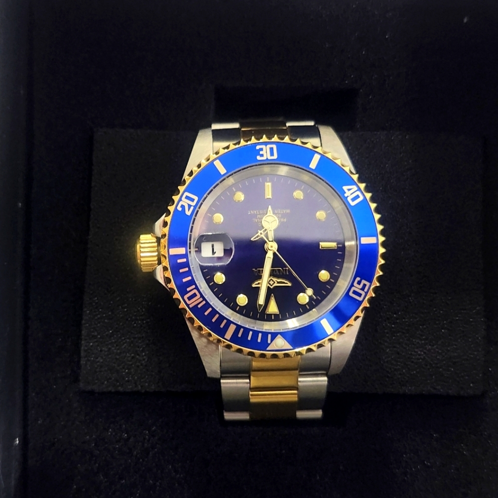 Invicta two-tone watch model 8928 40mm